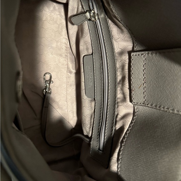 Michael Kors Shoulder Bag Hamilton MK Pattern Leather 12.75" x 9" x 5" Gray - Picture 4 of 8